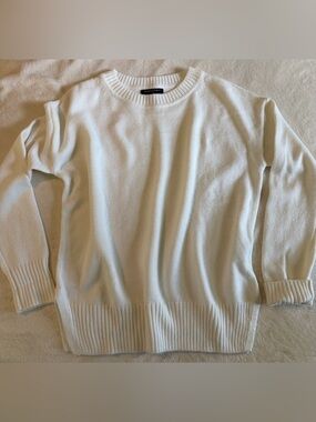 Banana Republic Women’s Cream Crewneck Sweater - Soft Knit